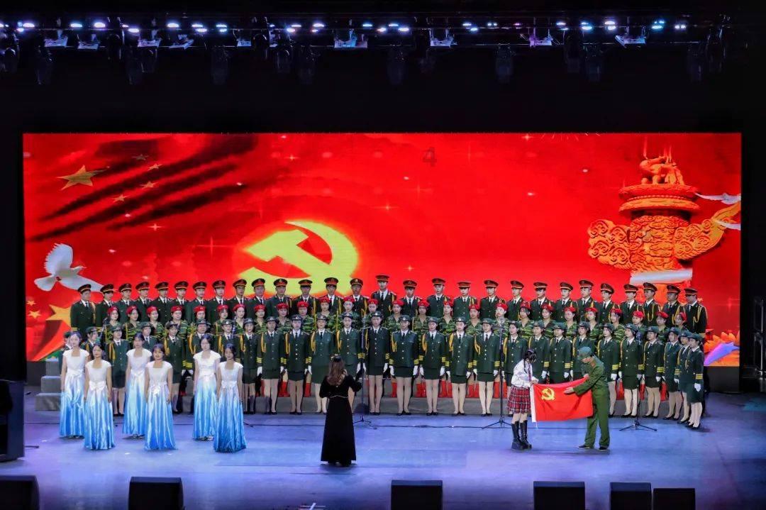 中铁十五局五公司党委召开主题教育专题民主生活会会前集中学习会